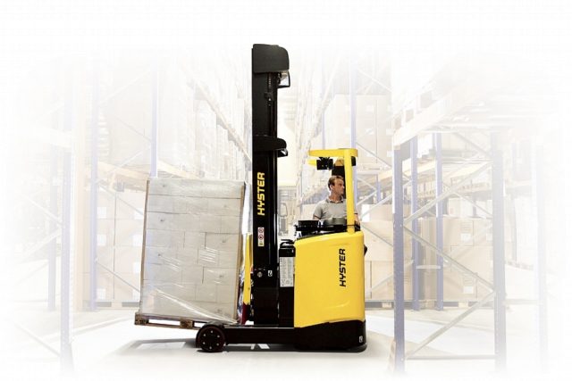 Skladová manipulačná technika R 1.6 REACH TRUCK